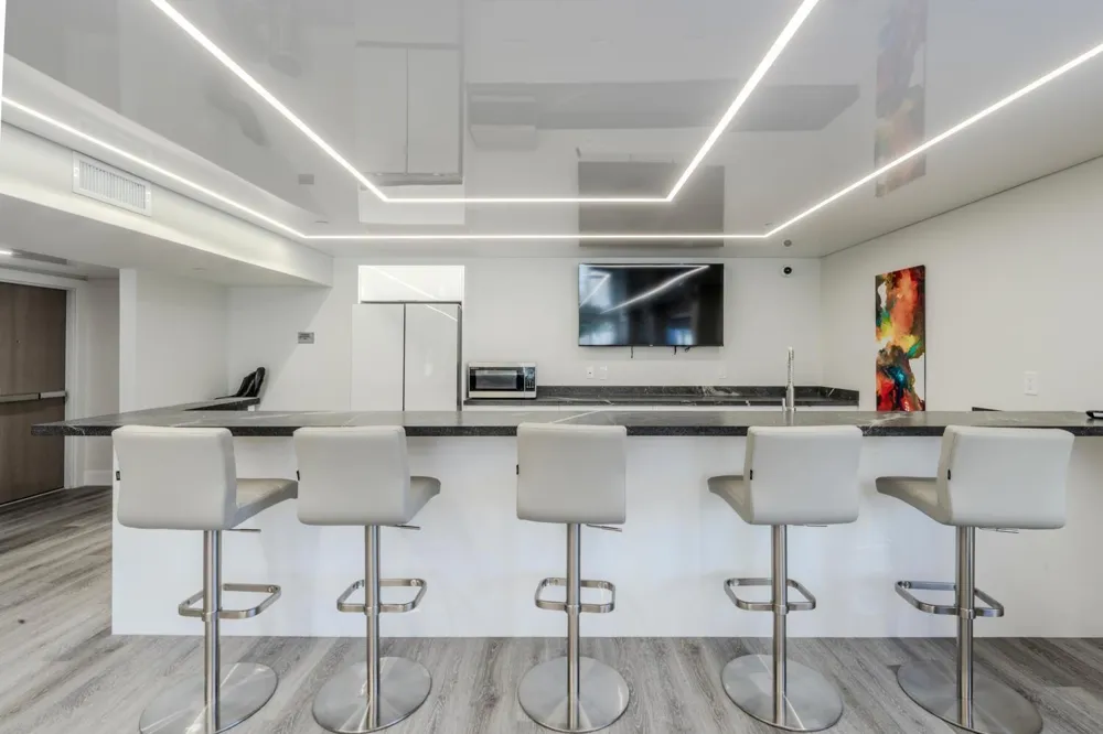 340 Sunset Drive #806 Fort Lauderdale, FL 33301