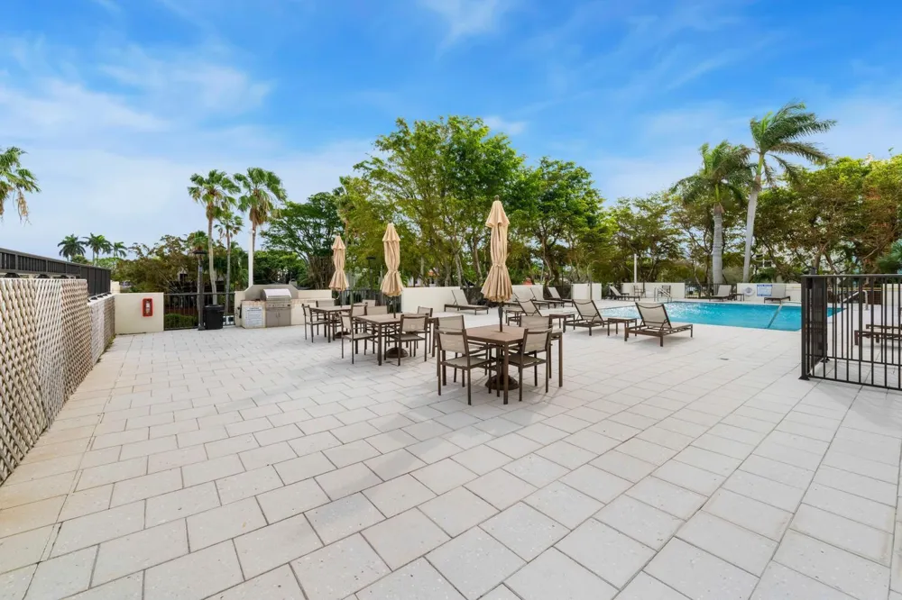 340 Sunset Drive #806 Fort Lauderdale, FL 33301