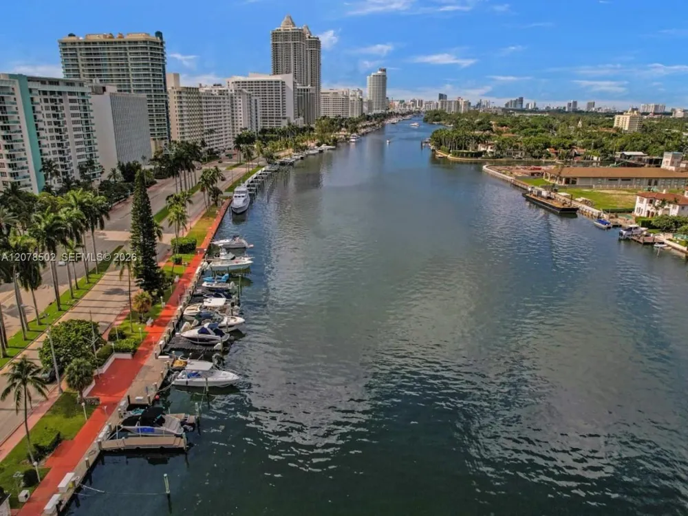 5225 Collins Ave #1516 Miami Beach, FL 33140