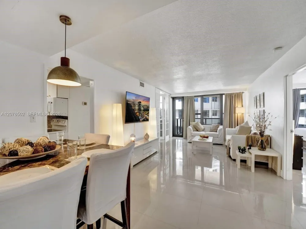 5225 Collins Ave #1516 Miami Beach, FL 33140