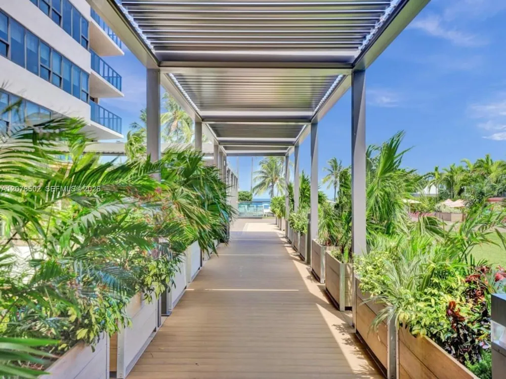 5225 Collins Ave #1516 Miami Beach, FL 33140