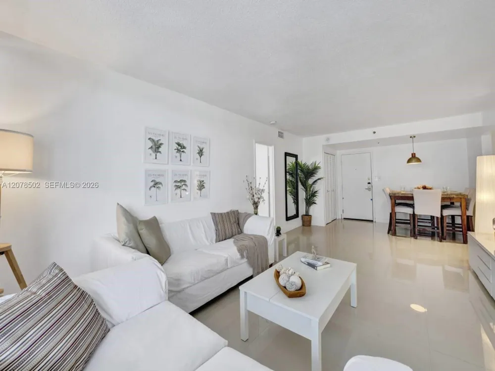 5225 Collins Ave #1516 Miami Beach, FL 33140