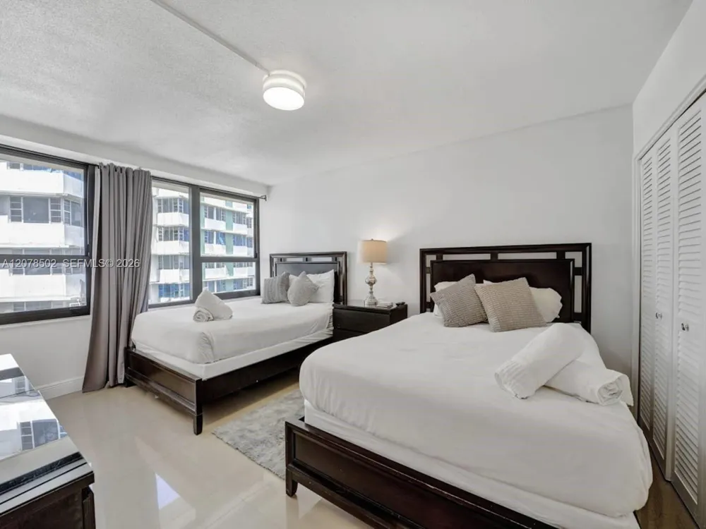 5225 Collins Ave #1516 Miami Beach, FL 33140