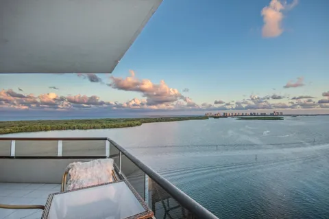 100 Lakeshore Drive #1453