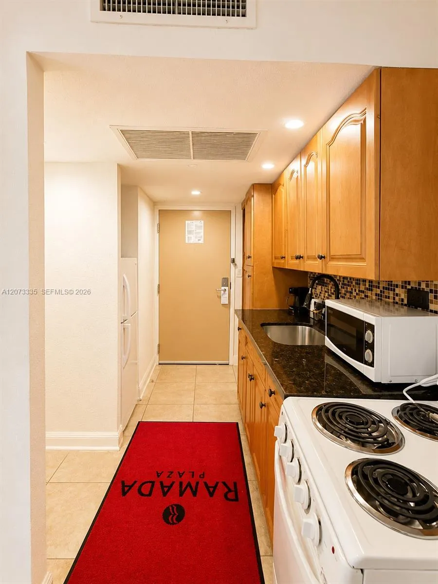 19201 Collins Ave #828 Sunny Isles Beach, FL 33160