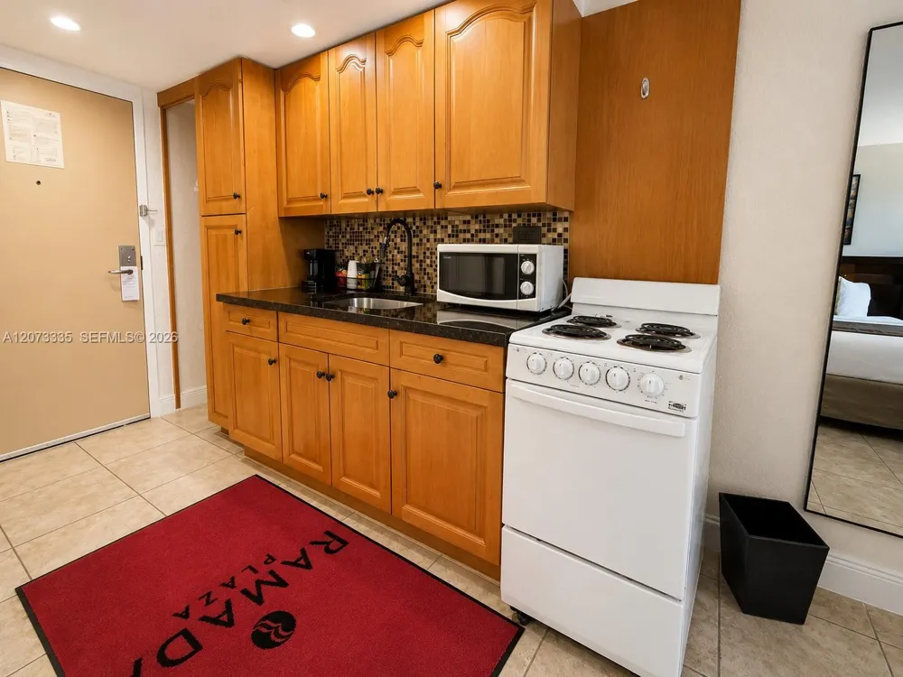 19201 Collins Ave #828 Sunny Isles Beach, FL 33160