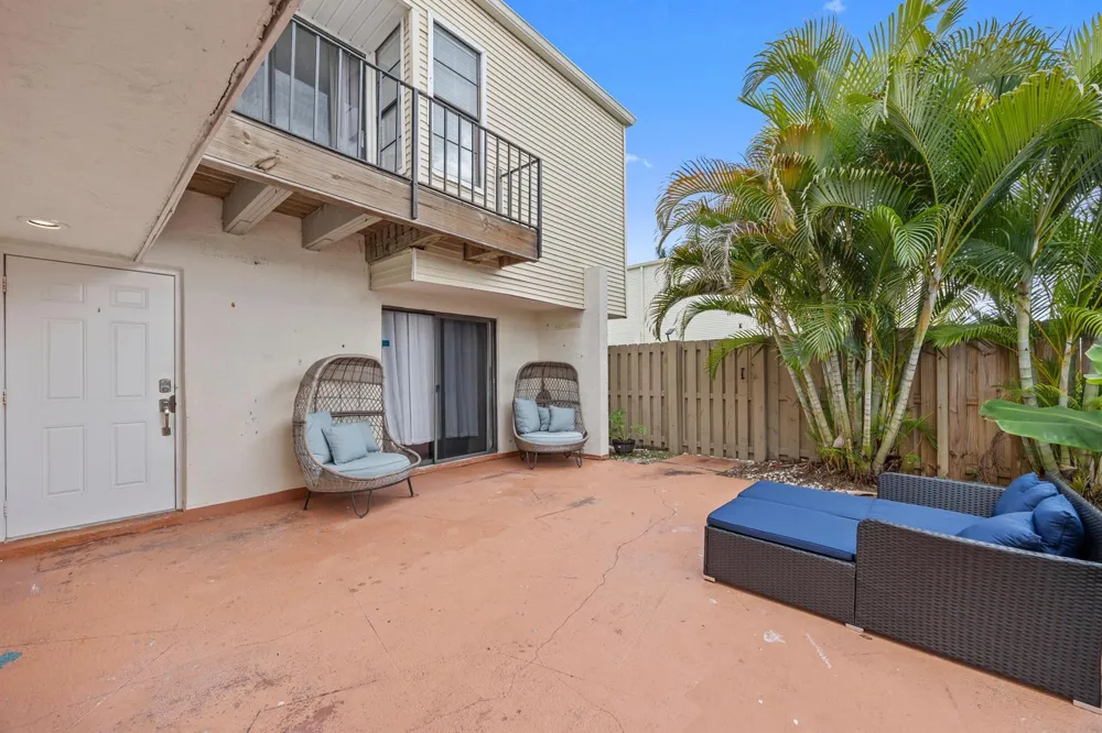 1520 SHAKER CIRCLE Wellington, FL 33414
