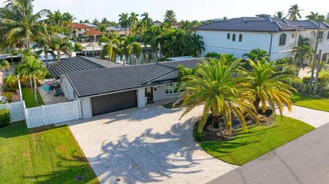 2401 NE 33RD STREET