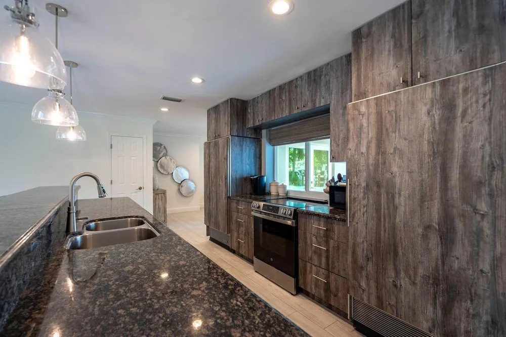 2401 NE 33RD STREET Lighthouse Point, FL 33064