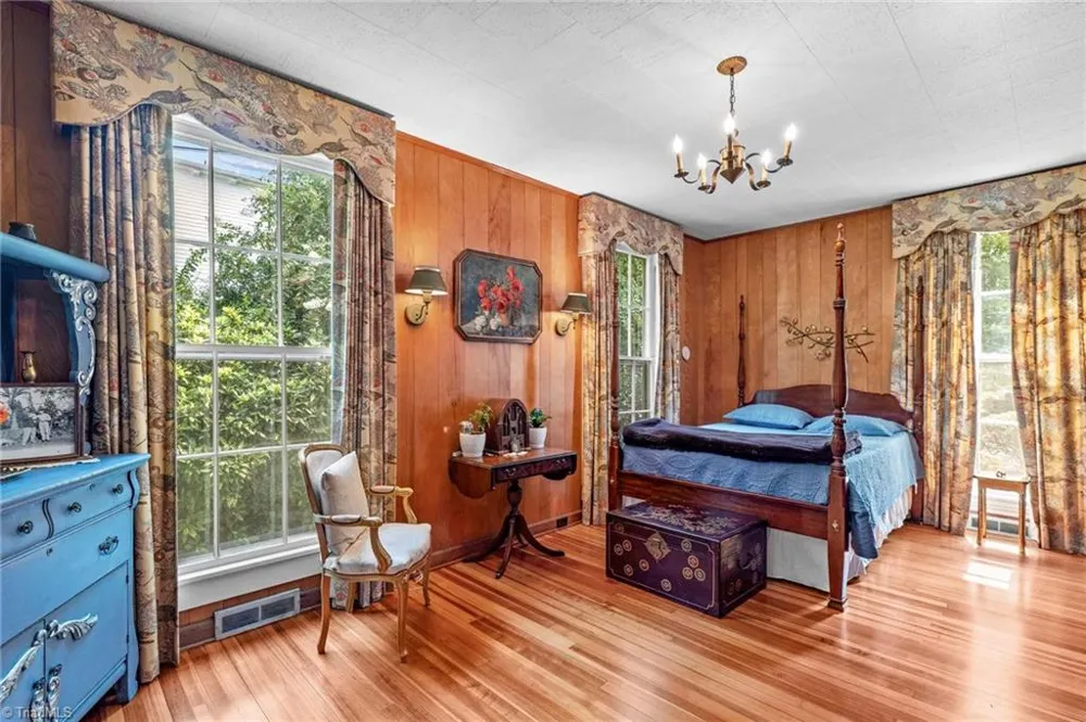 321 W Bank Street Salisbury, NC 28144