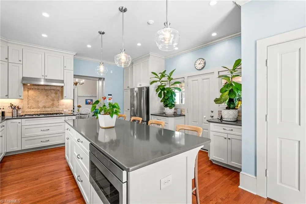 321 W Bank Street Salisbury, NC 28144