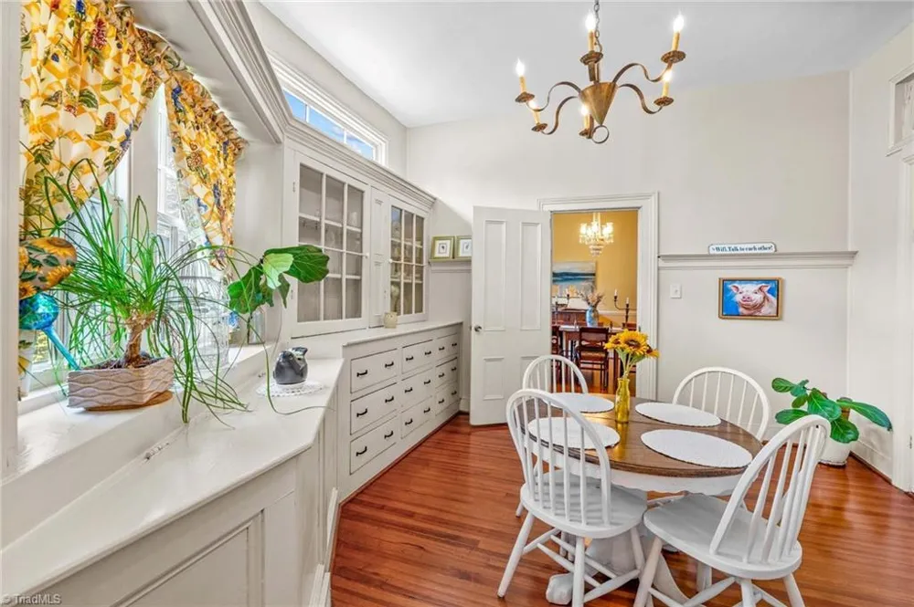 321 W Bank Street Salisbury, NC 28144