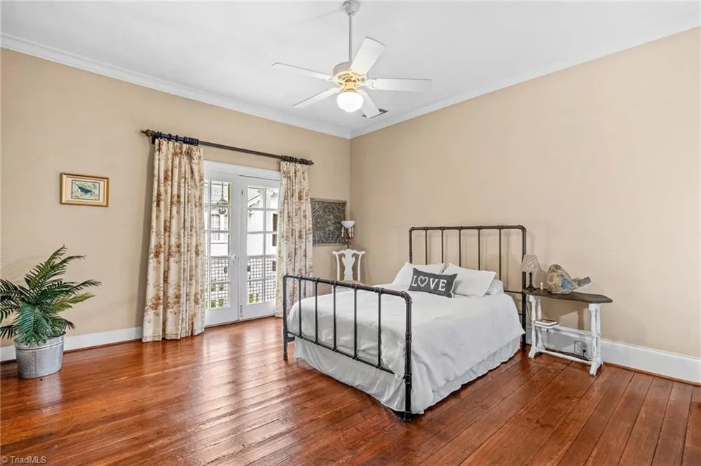 321 W Bank Street Salisbury, NC 28144
