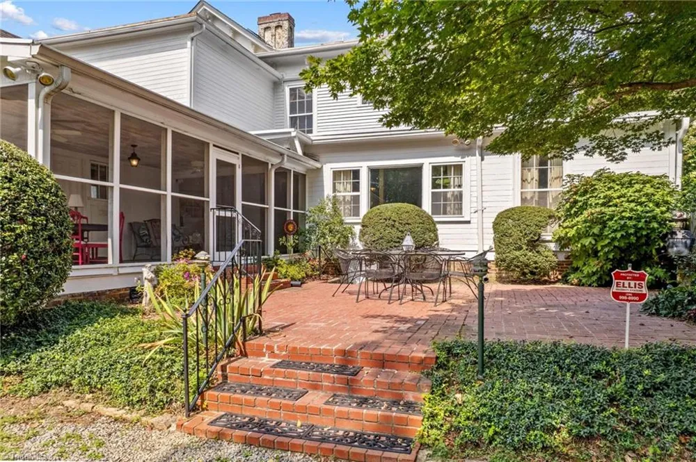 321 W Bank Street Salisbury, NC 28144