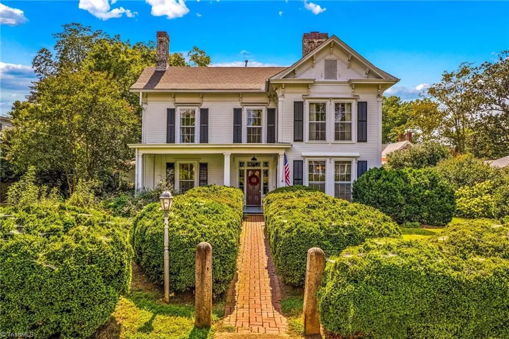 321 W Bank Street Salisbury, NC 28144