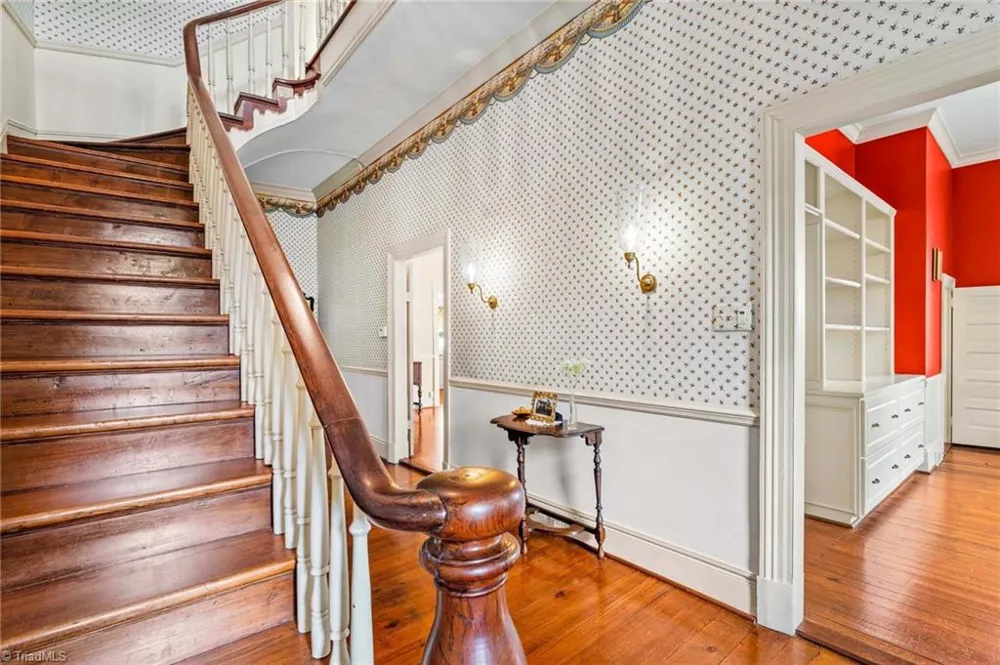 321 W Bank Street Salisbury, NC 28144