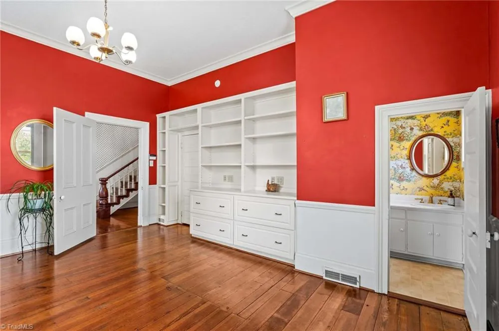 321 W Bank Street Salisbury, NC 28144