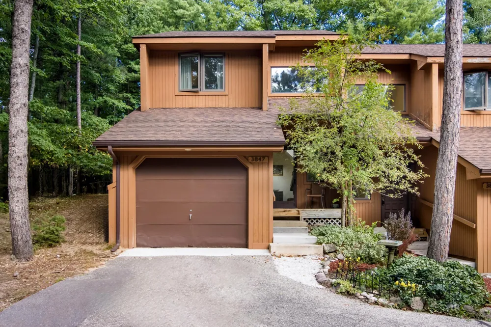 3847 Sherwood Forest Drive East Bay Township, MI 49686