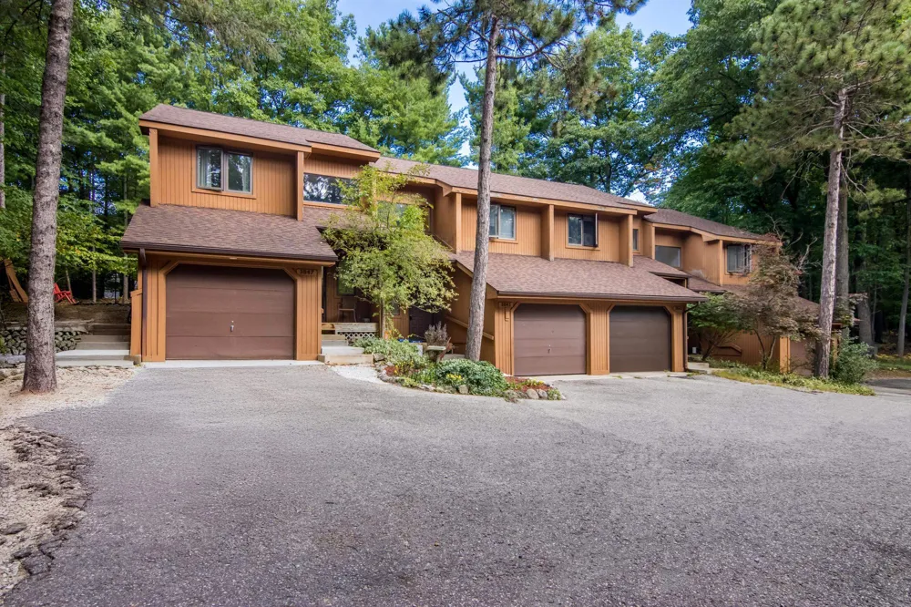 3847 Sherwood Forest Drive East Bay Township, MI 49686