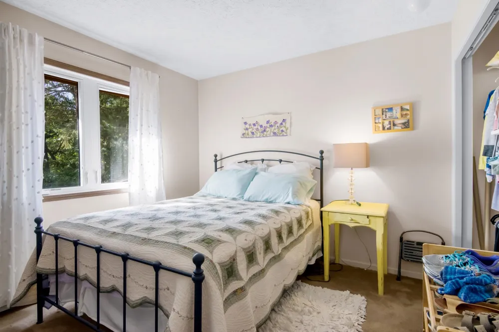 3847 Sherwood Forest Drive East Bay Township, MI 49686
