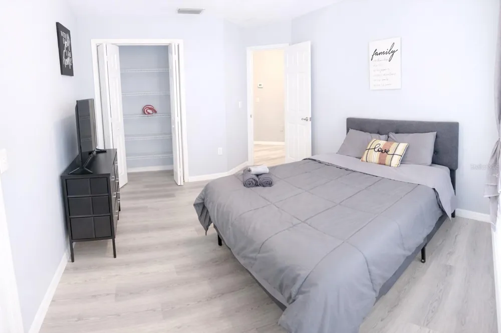 2082 OLD ARBOR COURT Sarasota, FL 34232