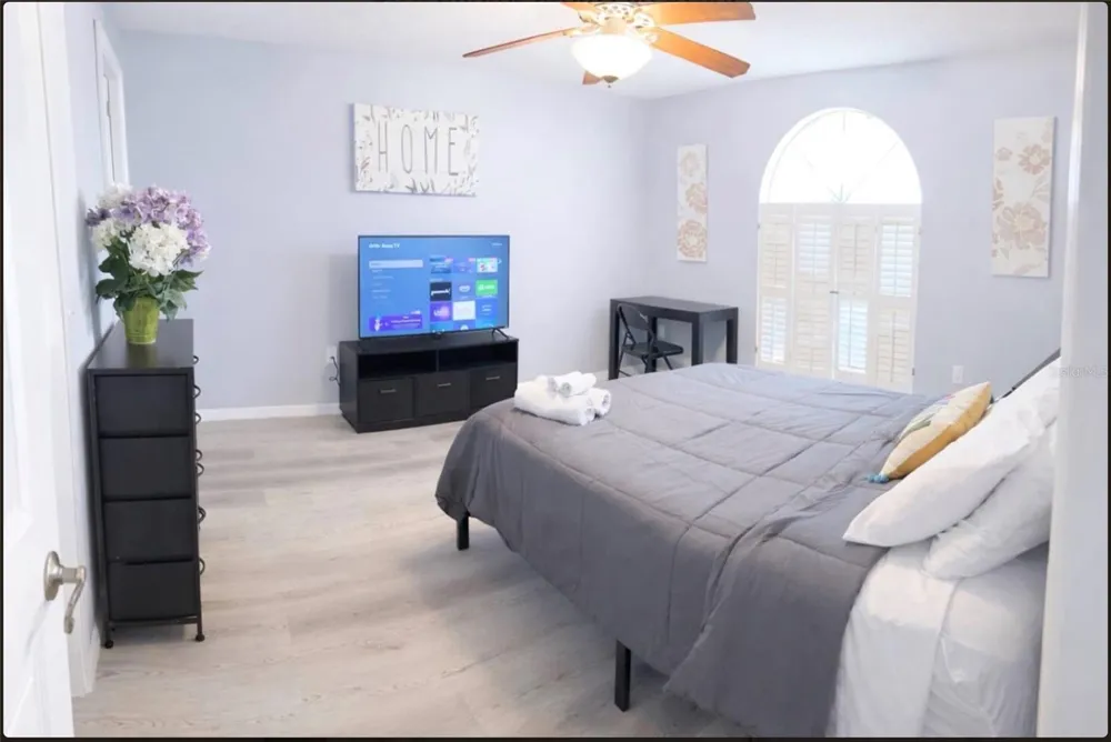2082 OLD ARBOR COURT Sarasota, FL 34232