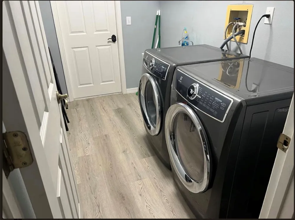 2082 OLD ARBOR COURT Sarasota, FL 34232