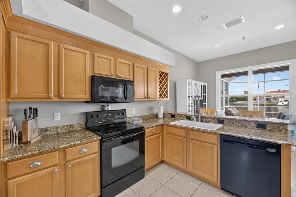 1231 ACAPPELLA LANE Apollo Beach, FL 33572
