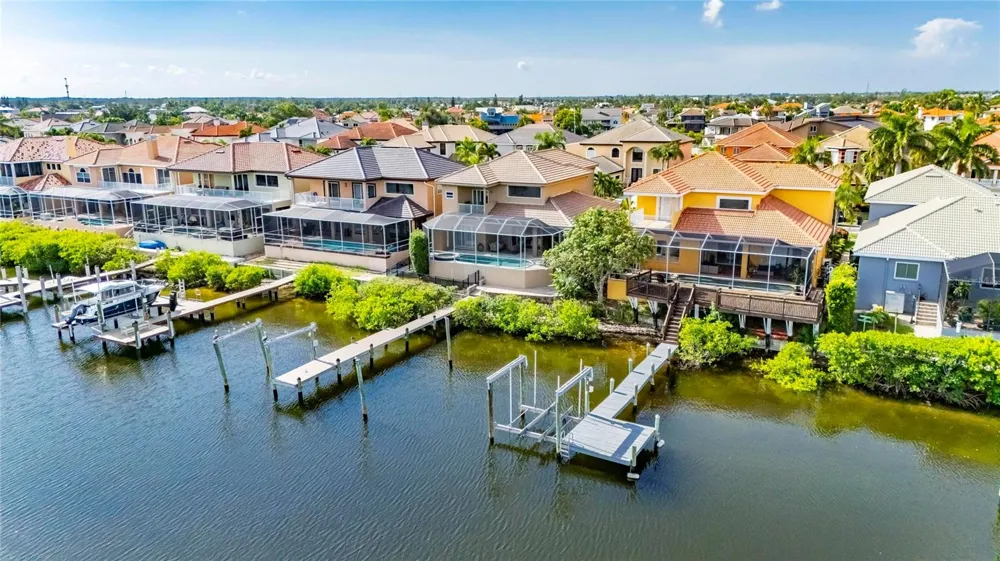 1231 ACAPPELLA LANE Apollo Beach, FL 33572