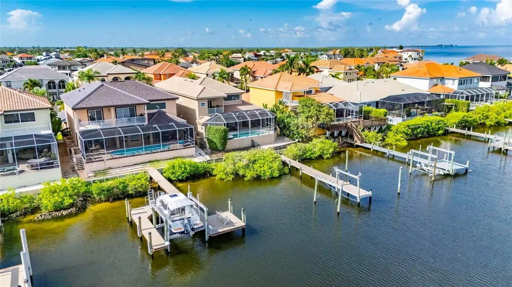 1231 ACAPPELLA LANE Apollo Beach, FL 33572