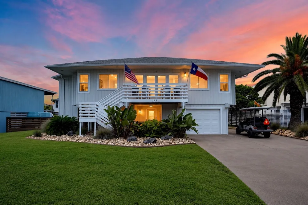 1881 Bay Shore Drive Rockport, TX 78382