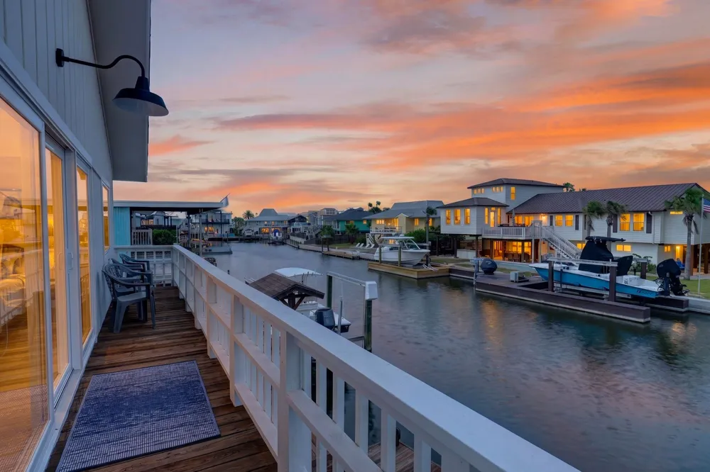 1881 Bay Shore Drive Rockport, TX 78382