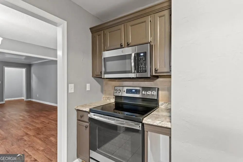 1992 Cooper Lake DR SE Smyrna, GA 30080