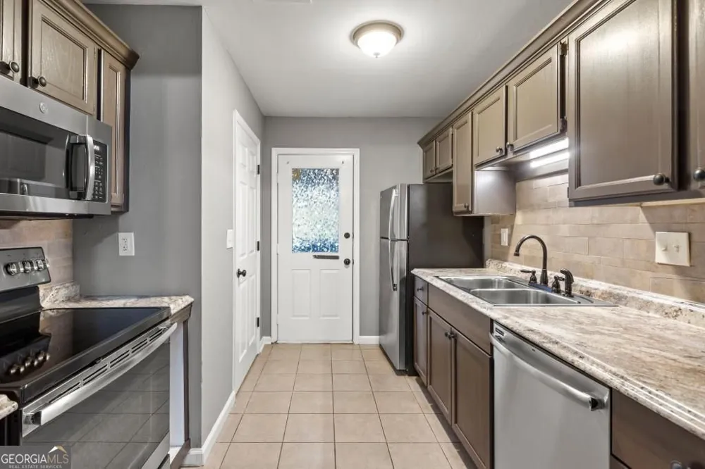 1992 Cooper Lake DR SE Smyrna, GA 30080