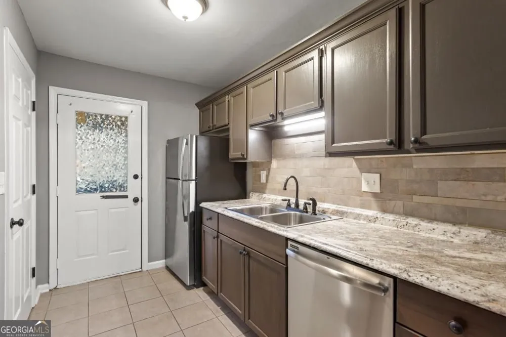 1992 Cooper Lake DR SE Smyrna, GA 30080