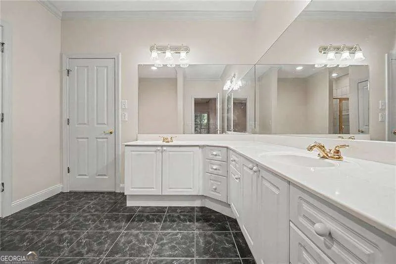 5004 Lexington DR Roswell, GA 30075