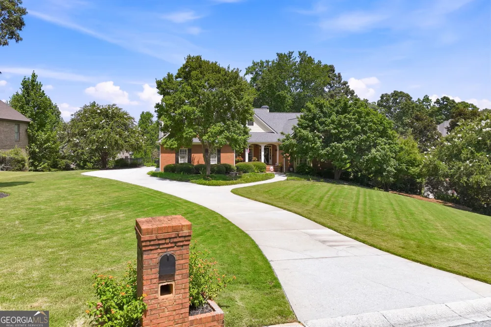 4611 Chartwell Chase CT Flowery Branch, GA 30542