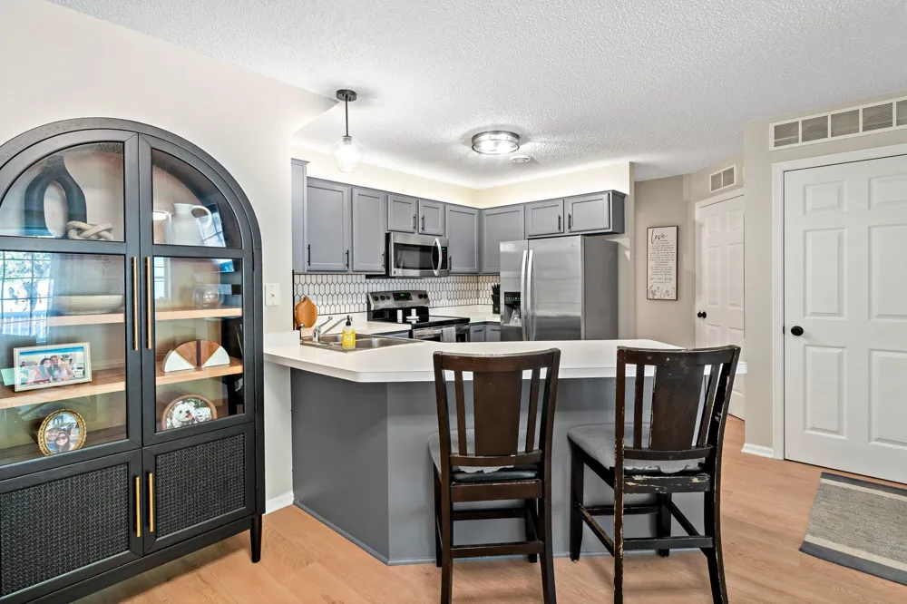 8706 Quarry Ridge Lane #G Woodbury, MN 55125
