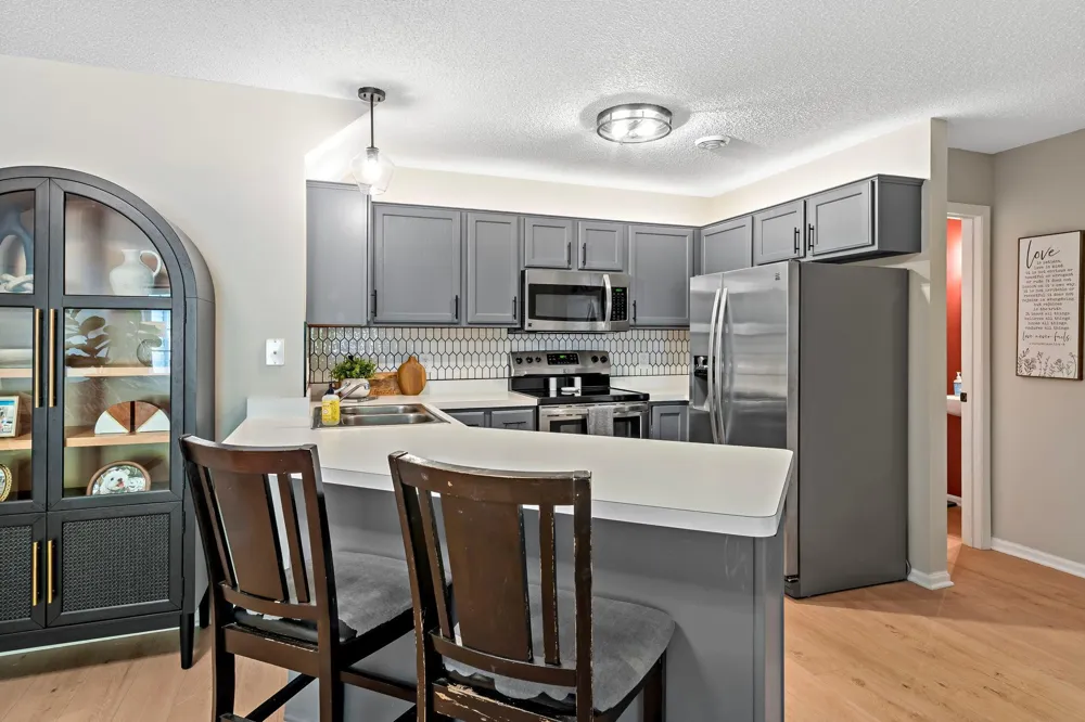 8706 Quarry Ridge Lane #G Woodbury, MN 55125