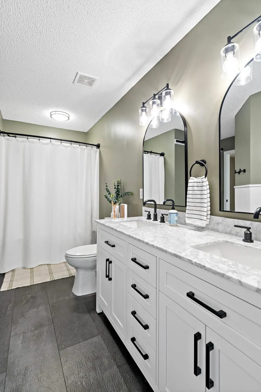 8706 Quarry Ridge Lane #G Woodbury, MN 55125