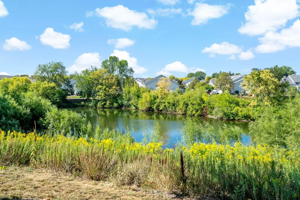 8706 Quarry Ridge Lane #G Woodbury, MN 55125