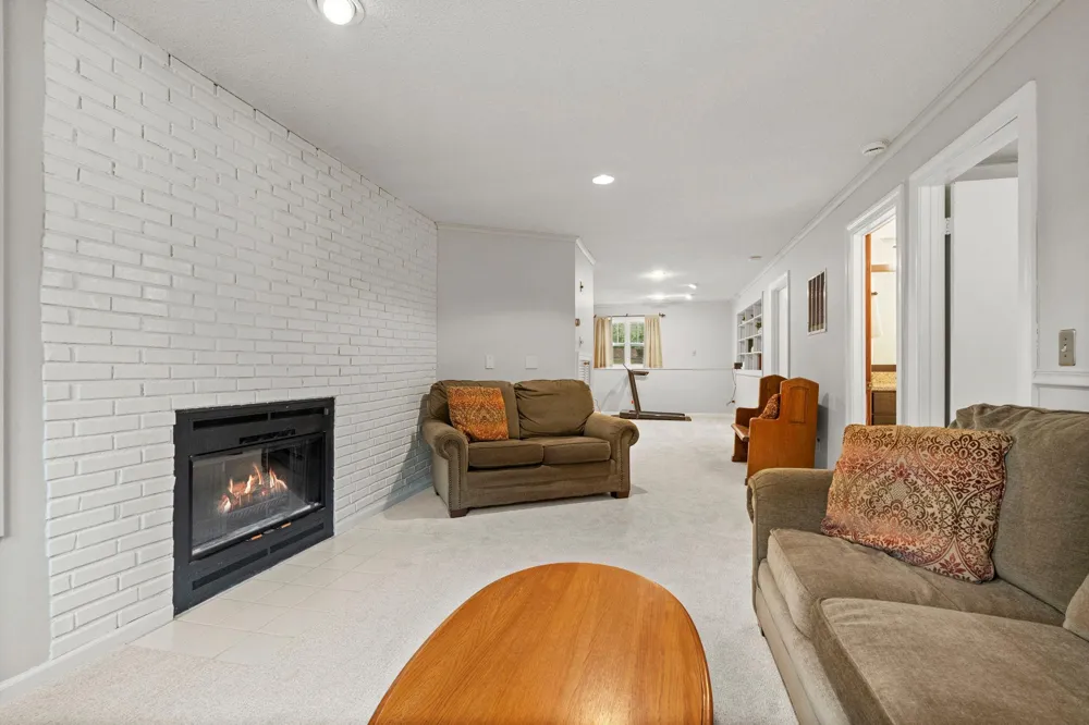 4567 Kirkwood Circle Eagan, MN 55123