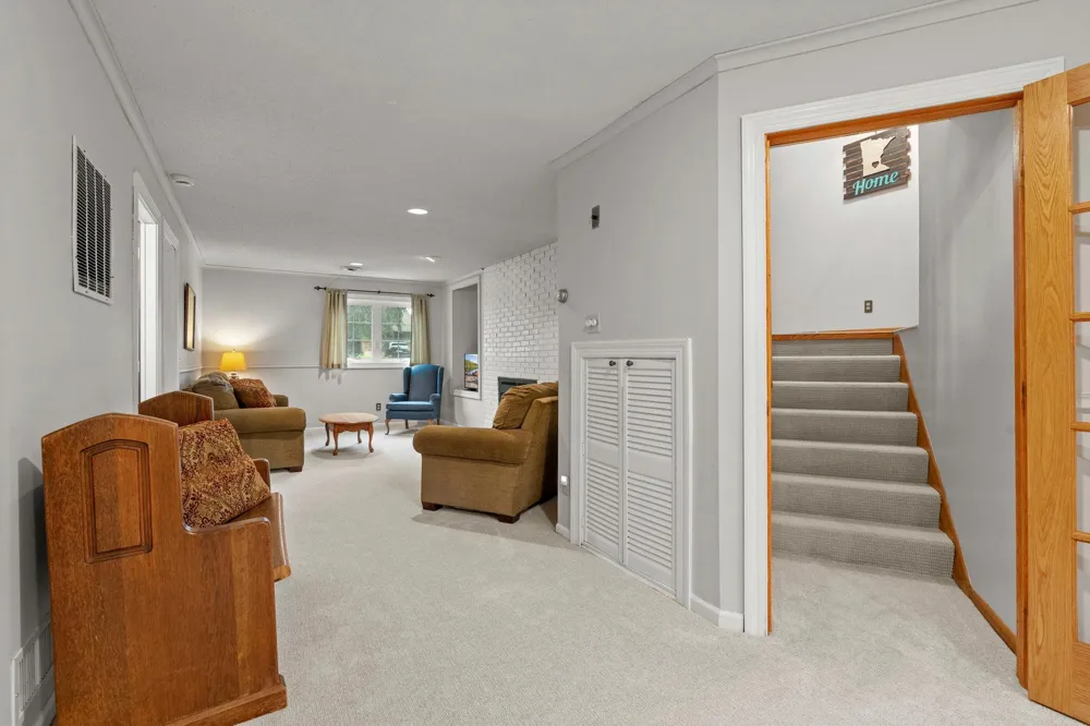 4567 Kirkwood Circle Eagan, MN 55123