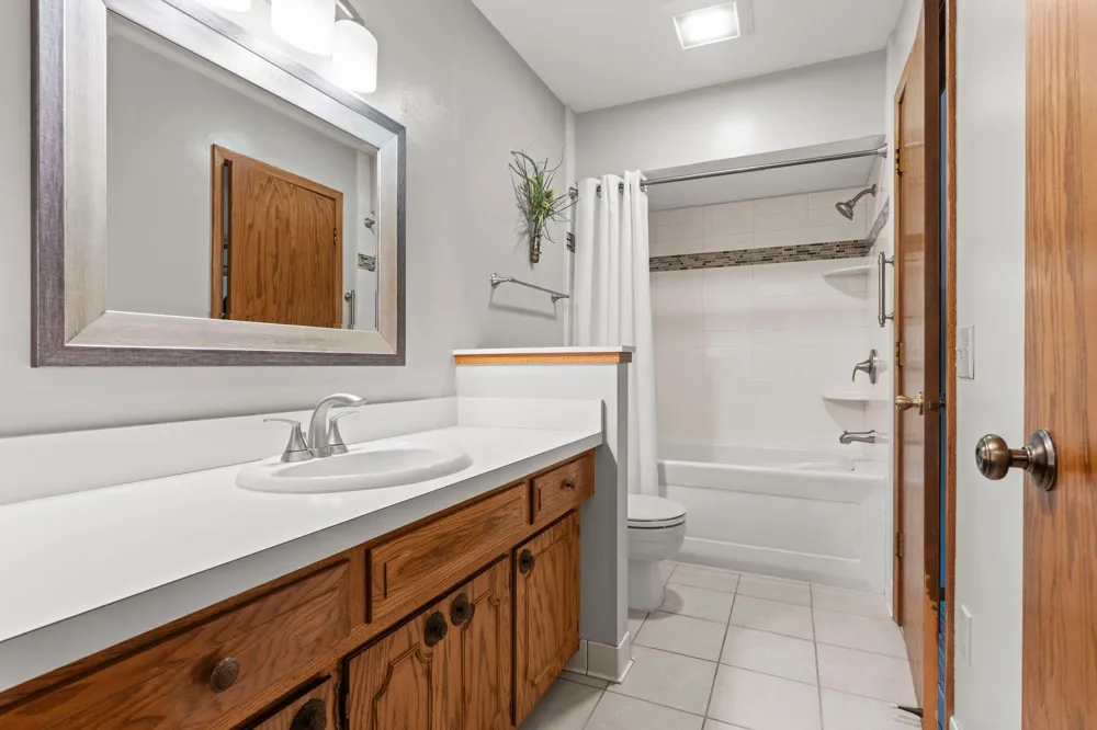 4567 Kirkwood Circle Eagan, MN 55123