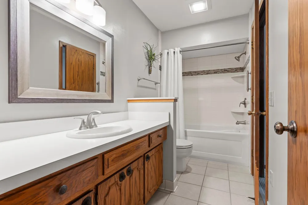 4567 Kirkwood Circle Eagan, MN 55123
