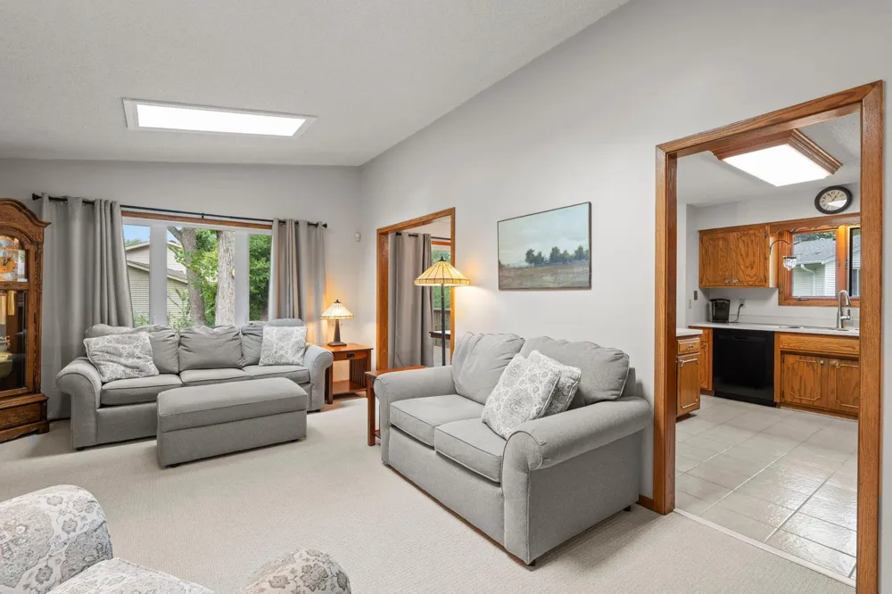 4567 Kirkwood Circle Eagan, MN 55123