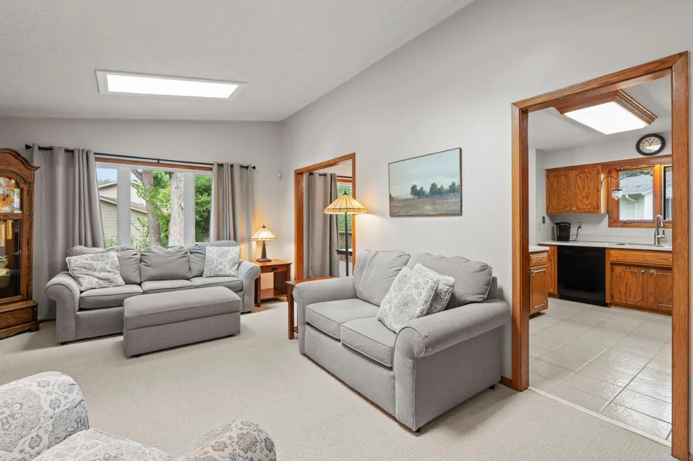 4567 Kirkwood Circle Eagan, MN 55123