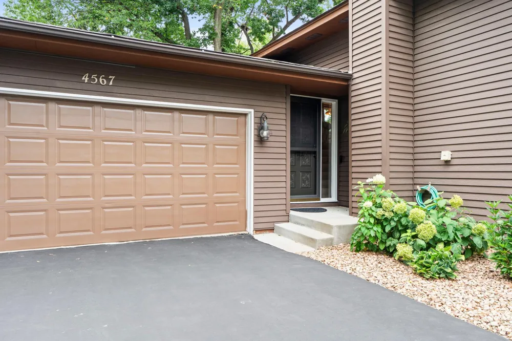 4567 Kirkwood Circle Eagan, MN 55123