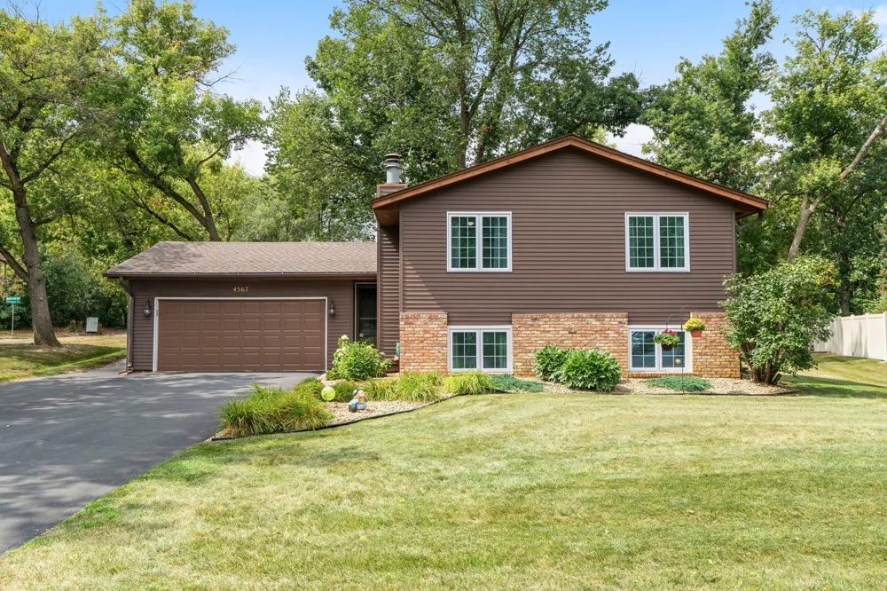 4567 Kirkwood Circle Eagan, MN 55123