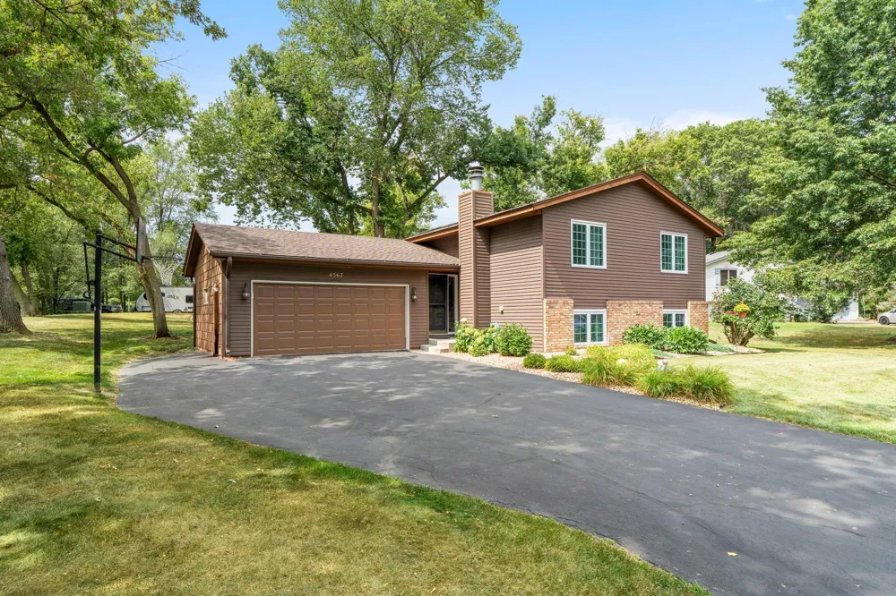 4567 Kirkwood Circle Eagan, MN 55123